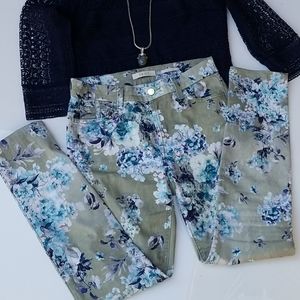 EUC-Awesome Jen7 Skinny Jeans!!💚💙